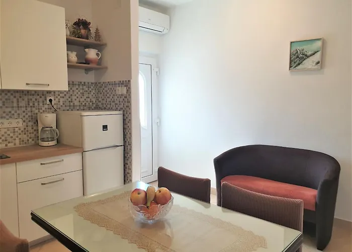 Nevenka By Interhome Apartament Šilo