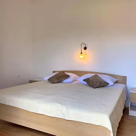 Nevenka By Interhome Apartmán