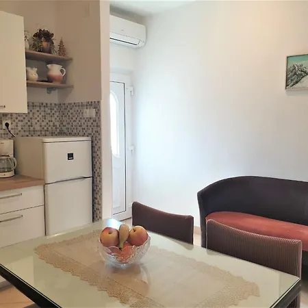Nevenka By Interhome Apartmán Šilo
