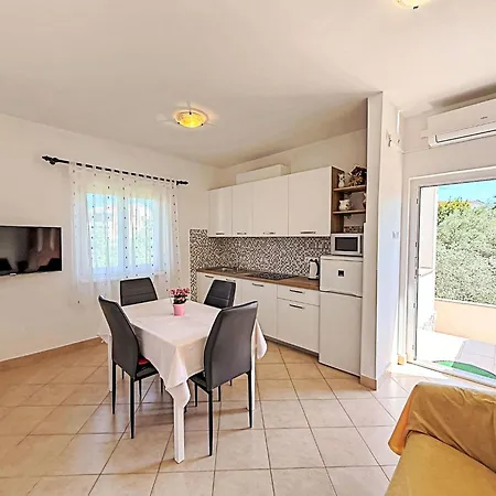 Nevenka By Interhome Apartmán