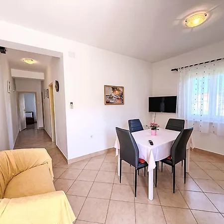 Apartmán Nevenka By Interhome Šilo