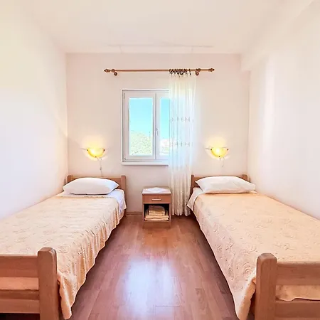 Nevenka By Interhome Apartmán *